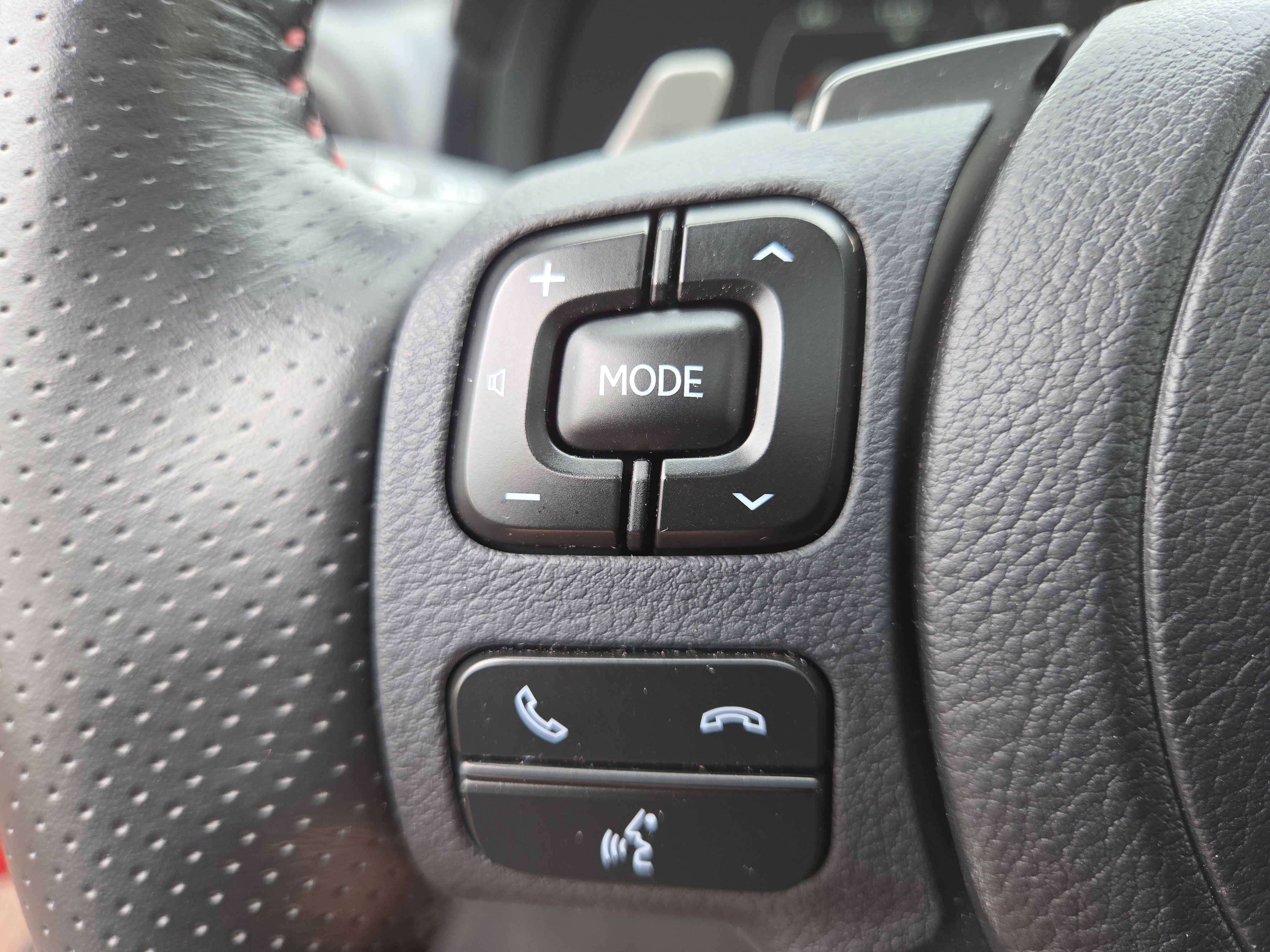 Certified 2025 Lexus IS 350 F Sport image 32