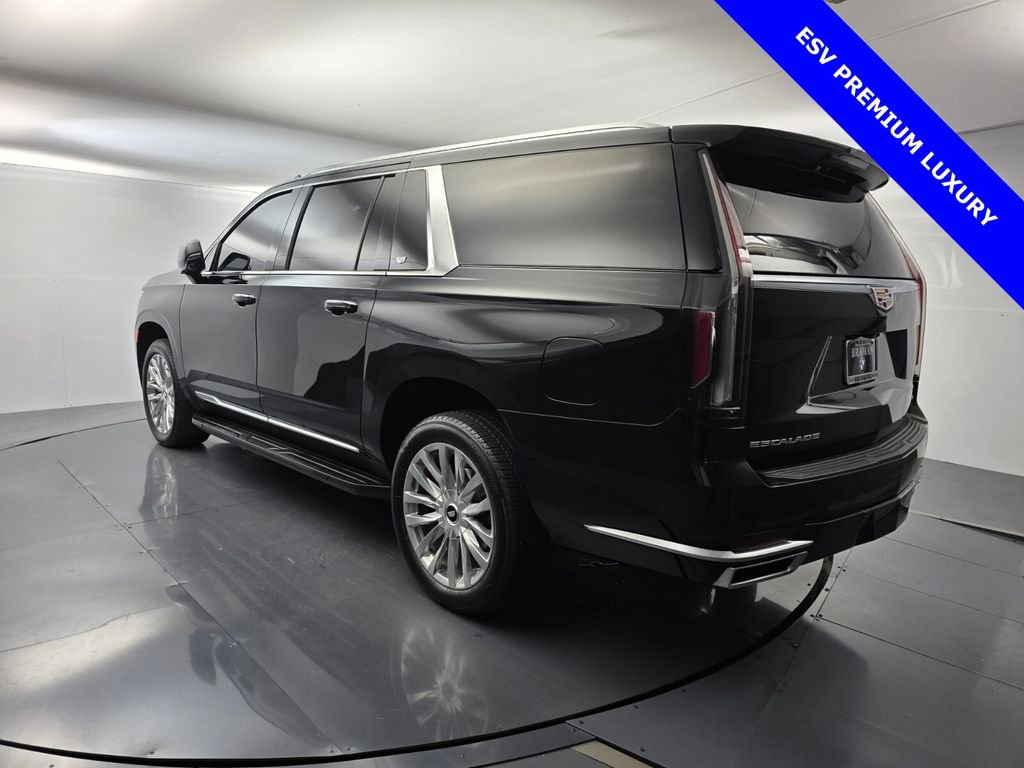 Used 2024 Cadillac Escalade ESV Premium Luxury image 6