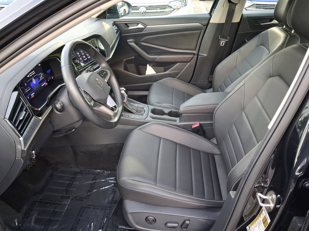 Certified 2023 Volkswagen Jetta SE FWD image 14