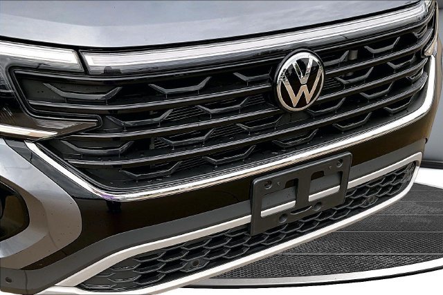 Used 2024 Volkswagen Atlas Cross Sport SE AWD/4WD image 33