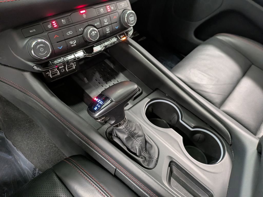Used 2025 Dodge Durango GT AWD/4WD image 14