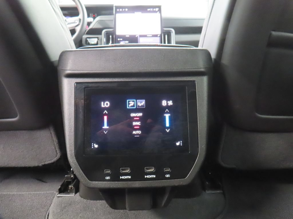 Used 2026 GMC Yukon XL AT4 Ultimate AWD/4WD image 18