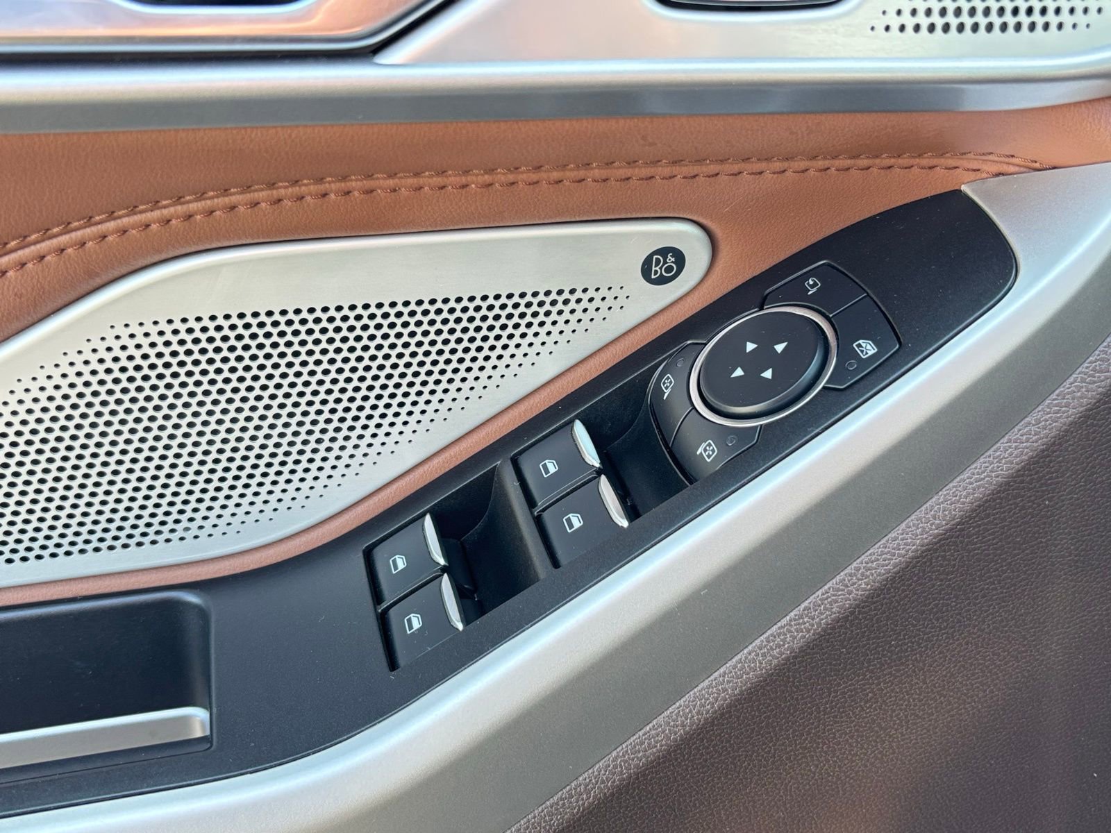 Used 2022 Ford Explorer King Ranch w/ Class IV Trailer Tow Package AWD/4WD image 17