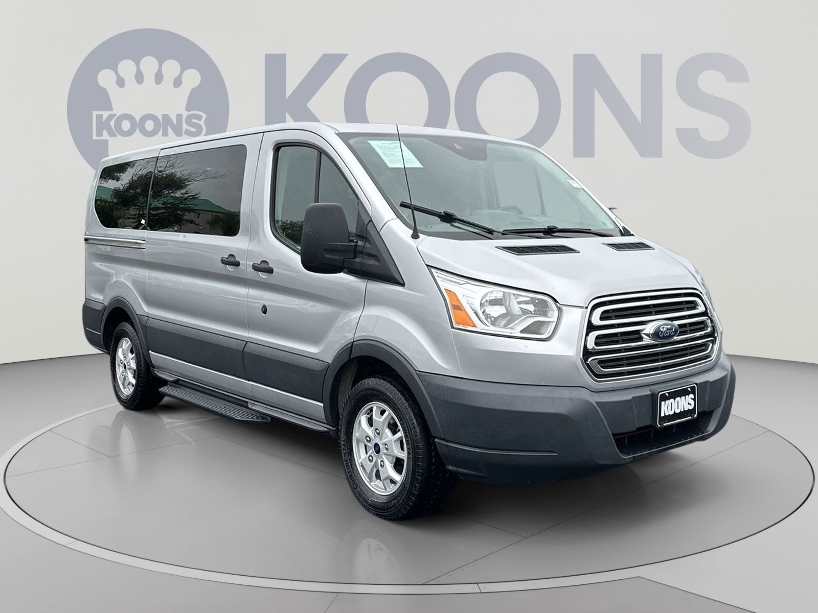 Used 2016 Ford Transit 150 XLT RWD image 2