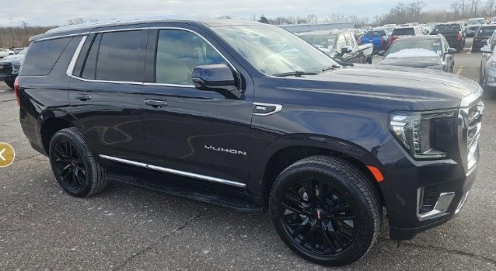 Used 2023 GMC Yukon SLT w/ SLT Luxury Package