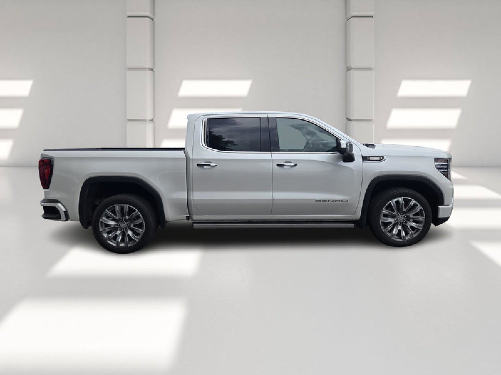 Used 2023 GMC Sierra 1500 Denali w/ Denali Reserve Package image 4
