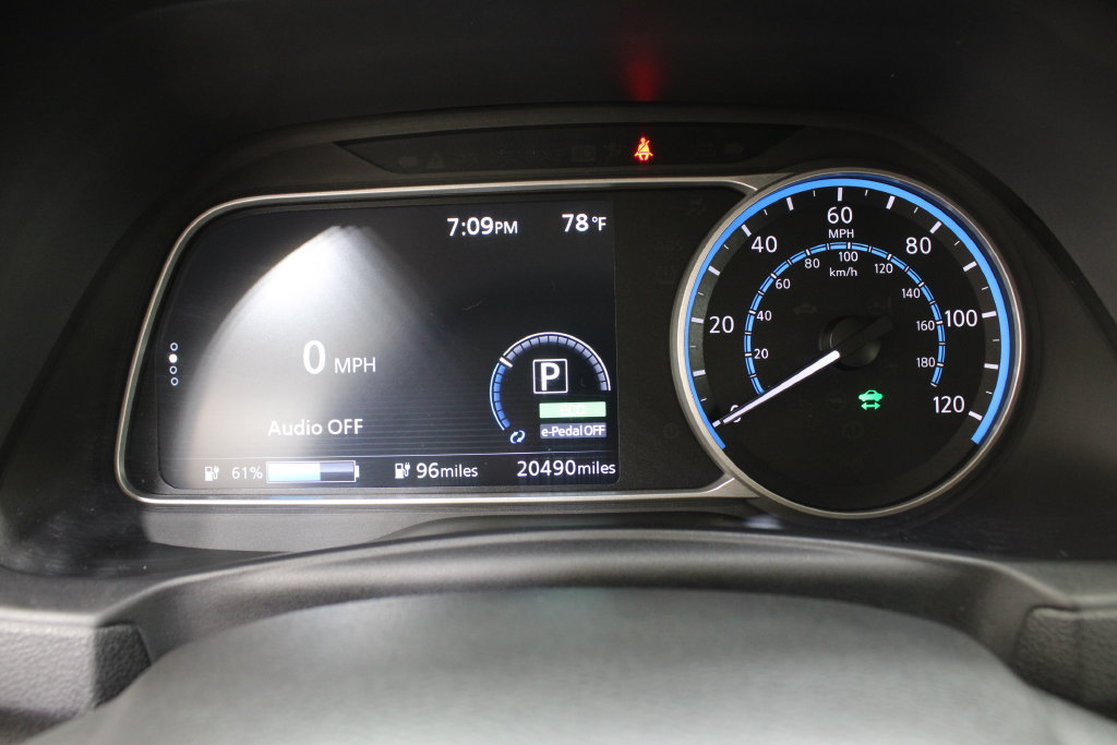 Used 2025 Nissan Leaf S FWD image 10