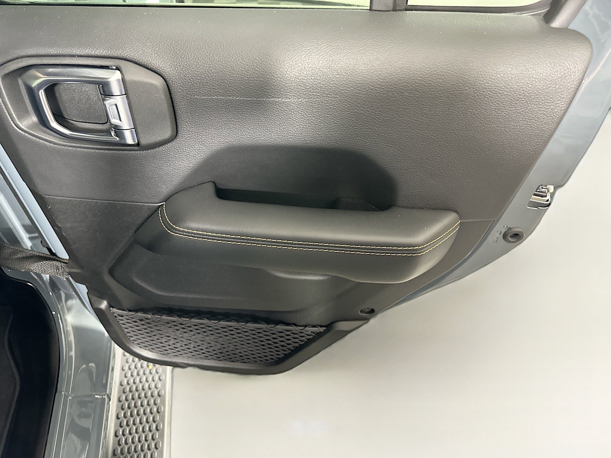 Used 2025 Jeep Wrangler Sahara image 28