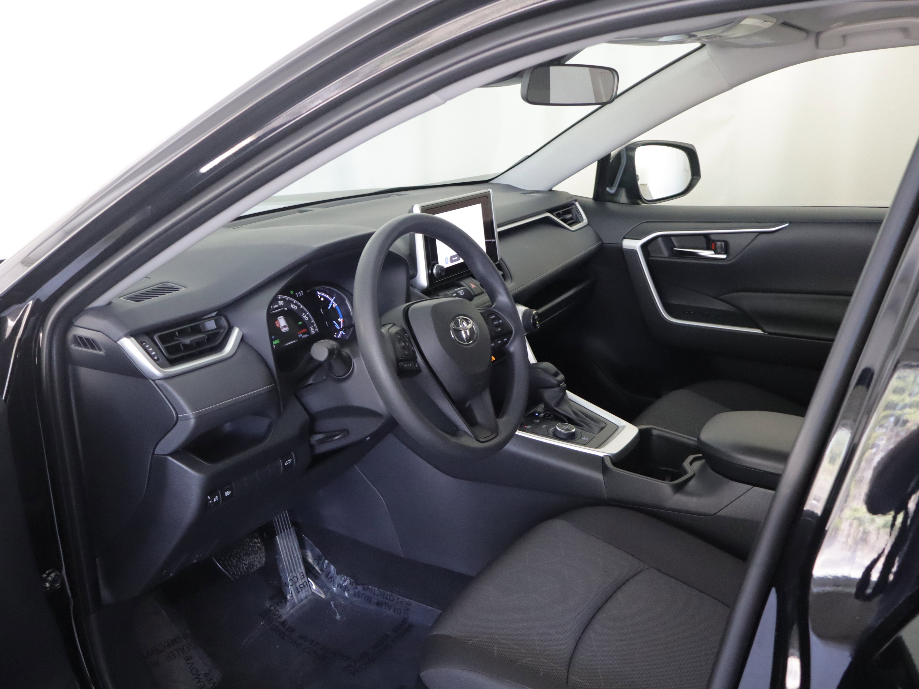 Used 2025 Toyota RAV4 XLE w/ Convenience Package image 11