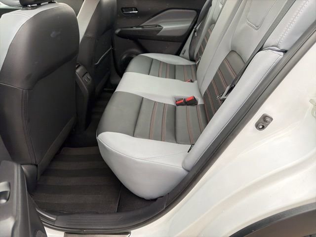 Used 2021 Nissan Kicks SR w/ SR Premium Package image 12