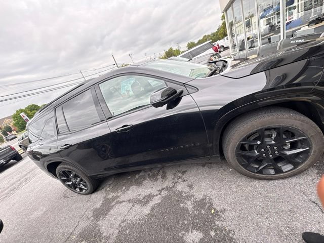 Used 2026 Chevrolet Traverse RS AWD/4WD image 2
