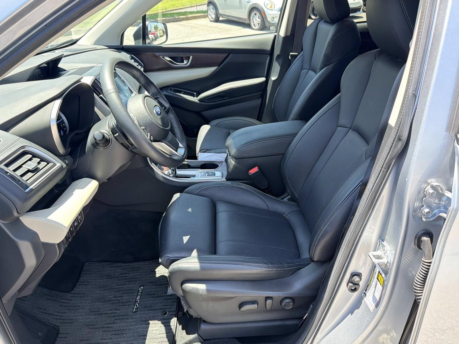 Certified 2022 Subaru Ascent Touring AWD/4WD image 9