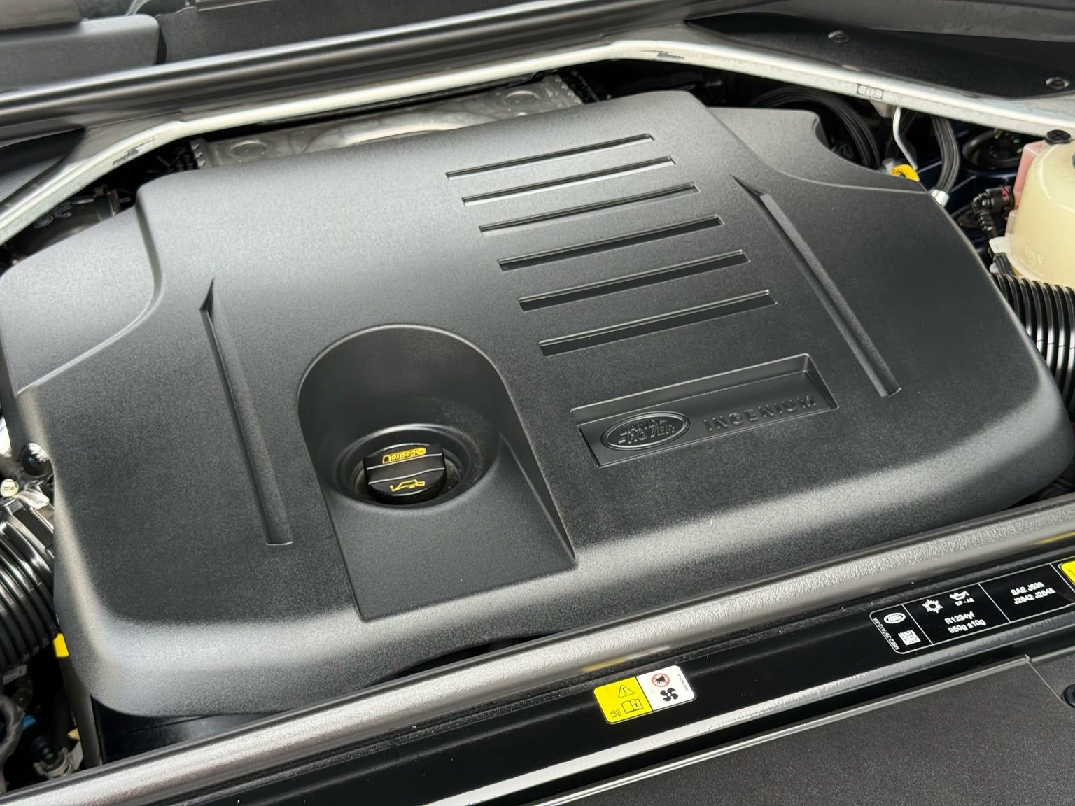 Used 2023 Land Rover Range Rover Long Wheelbase SE image 48