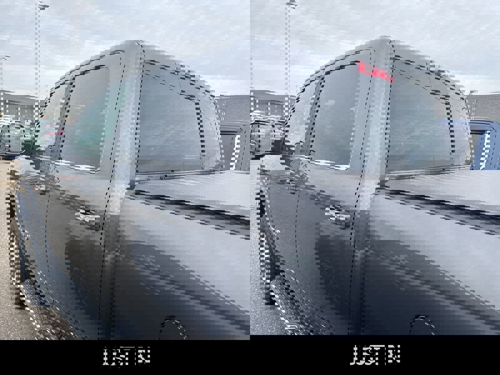 Used 2022 RAM 2500 Laramie w/ Chrome Appearance Group image 15