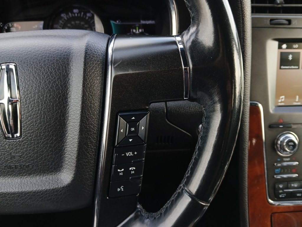 Used 2017 Lincoln Navigator Select AWD/4WD image 23