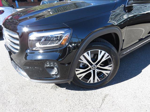 Used 2025 Mercedes-Benz GLB 250 4MATIC image 23