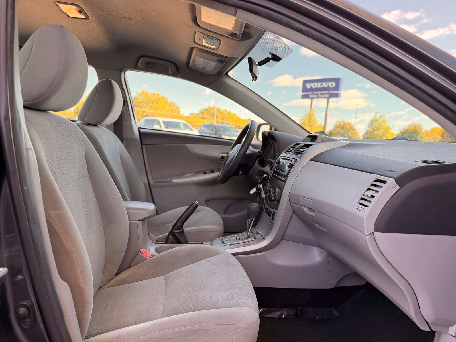 Used 2012 Toyota Corolla LE FWD image 22