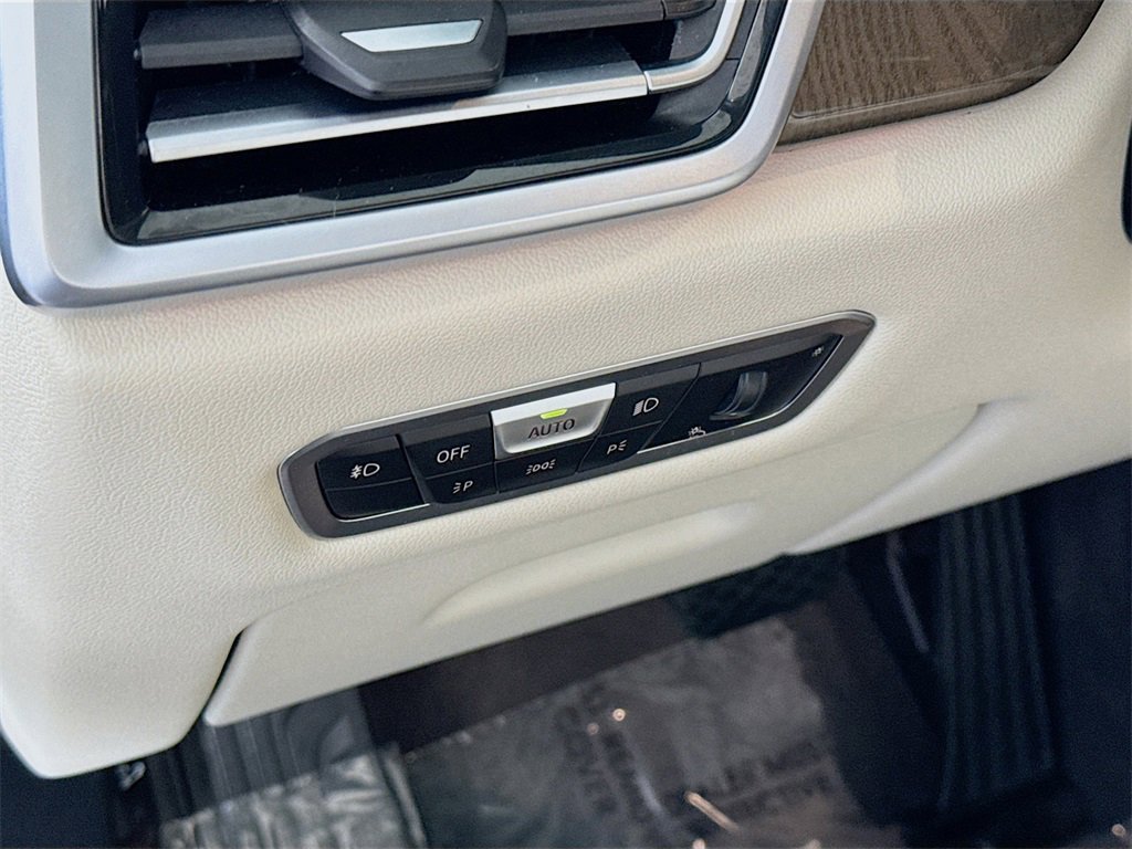 Used 2020 BMW X5 xDrive40i w/ Premium Package image 10