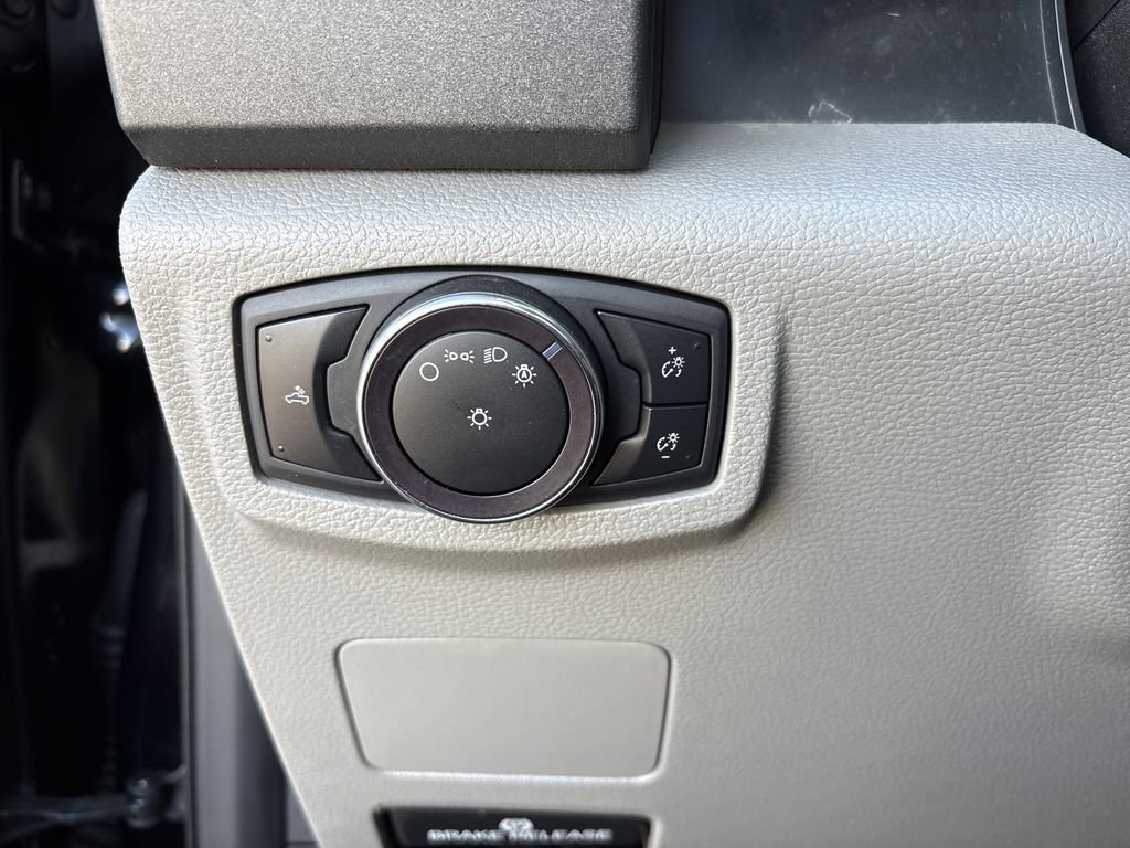 Used 2020 Ford F350 XL w/ Power Equipment Group image 11