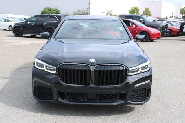 Used 2022 BMW 750i xDrive w/ M Sport Package AWD/4WD image 2