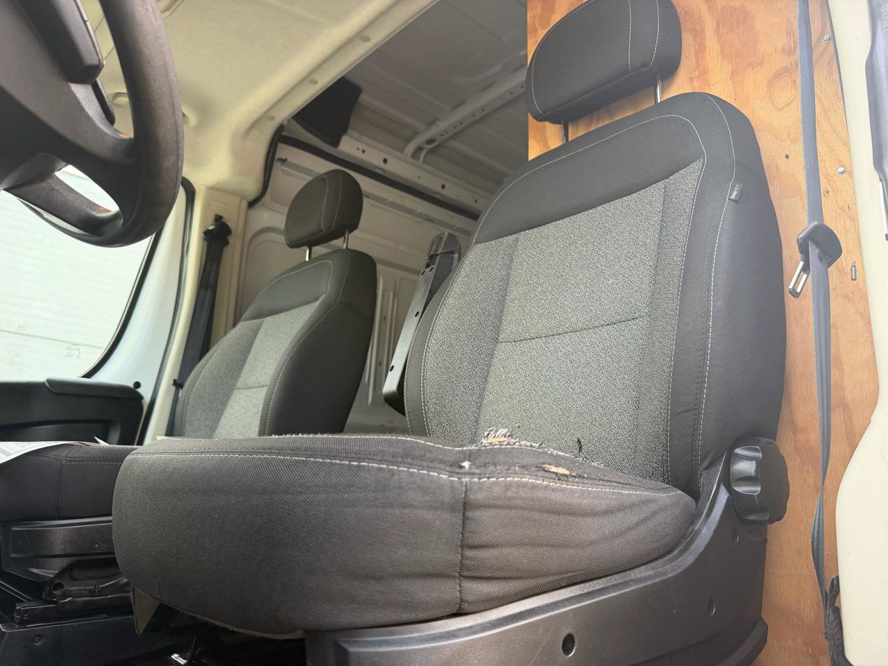 Used 2018 RAM ProMaster 2500 w/ Interior Convenience Group FWD image 11