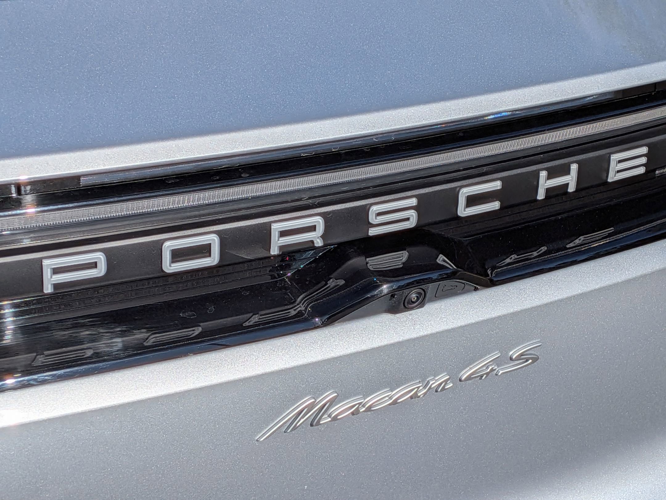 Certified 2025 Porsche Macan 4S Electric AWD/4WD image 31