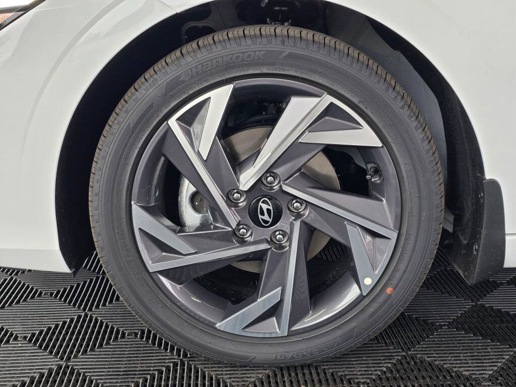 New 2026 Hyundai Elantra Limited FWD image 10