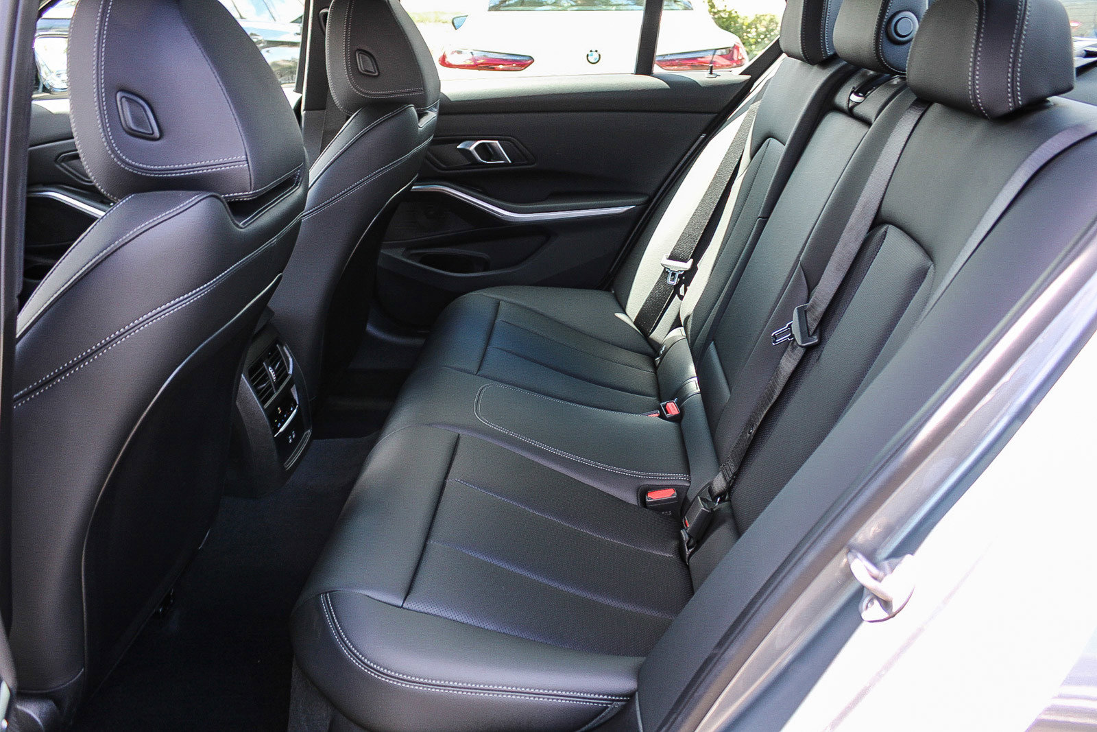 Used 2025 BMW 330i xDrive Sedan AWD/4WD image 18