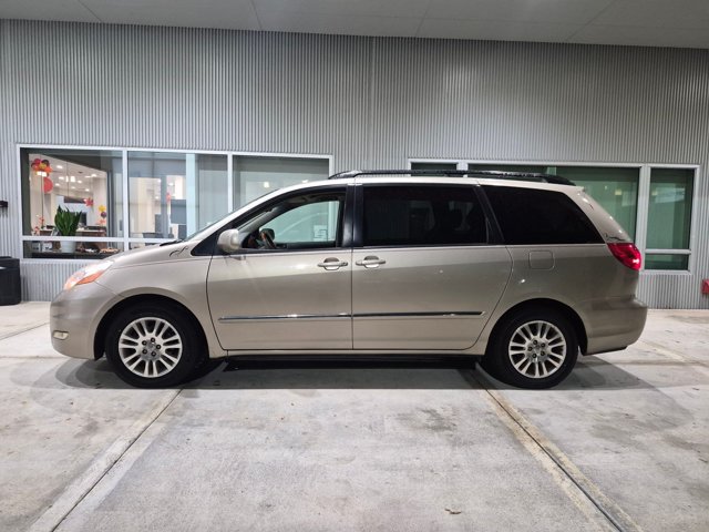 Used 2008 Toyota Sienna XLE Limited FWD image 19