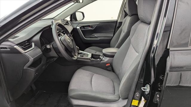 Used 2019 Toyota RAV4 XLE w/ Convenience Package image 14