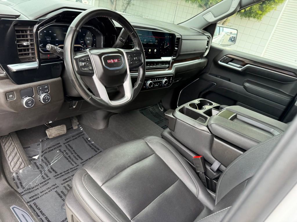 Used 2024 GMC Sierra 1500 SLT image 2