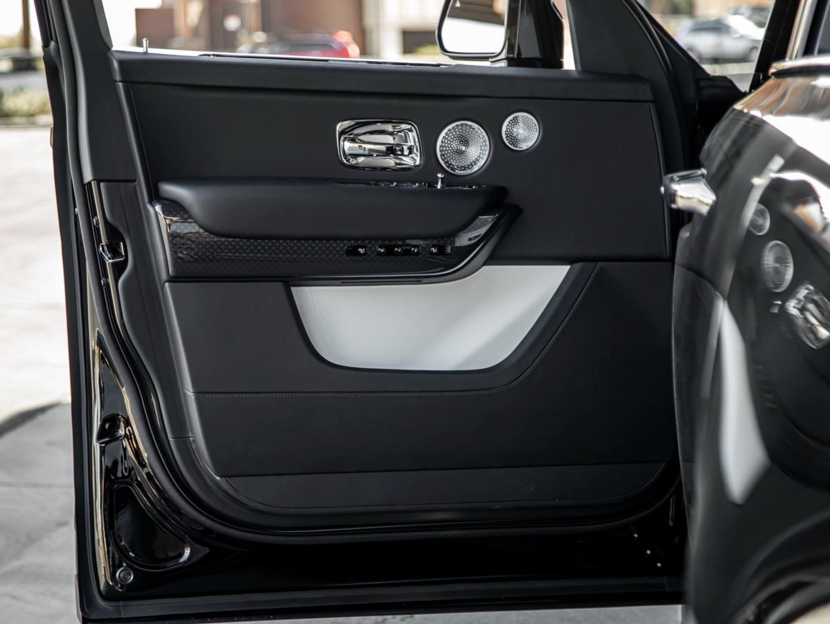 Used 2024 Rolls-Royce Cullinan Black Badge w/ Driver's Package image 21