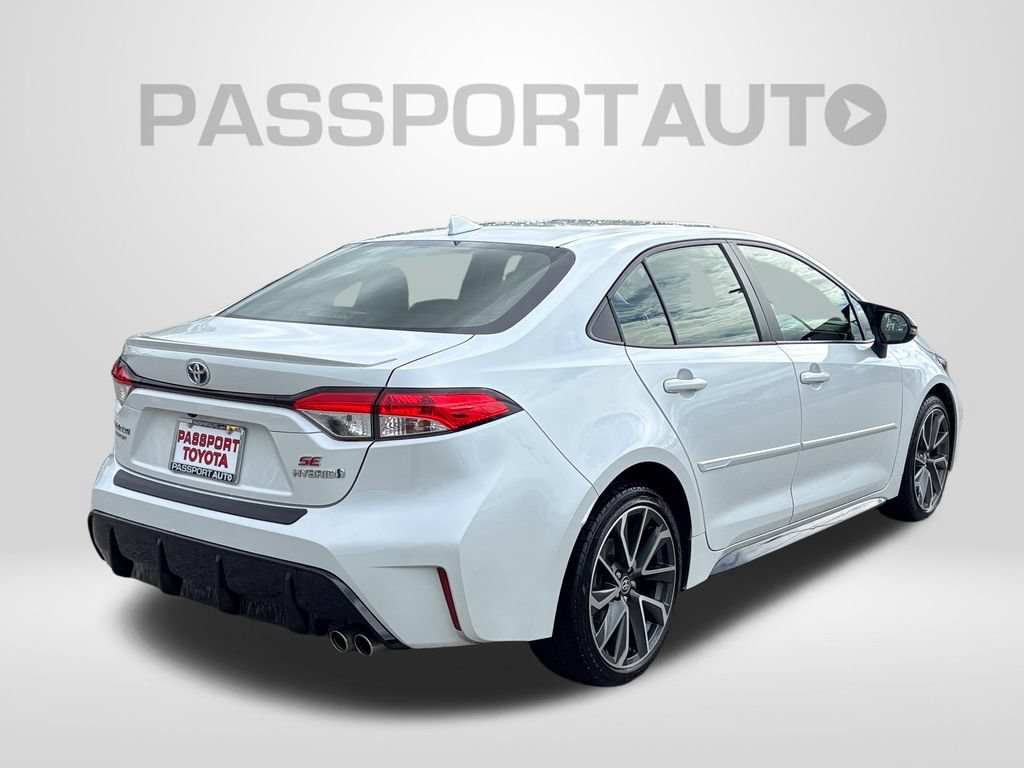 Used 2024 Toyota Corolla SE w/ Convenience Package FWD image 8