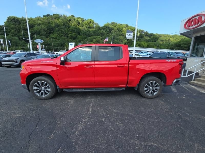 Used 2024 Chevrolet Silverado 1500 LT AWD/4WD image 4