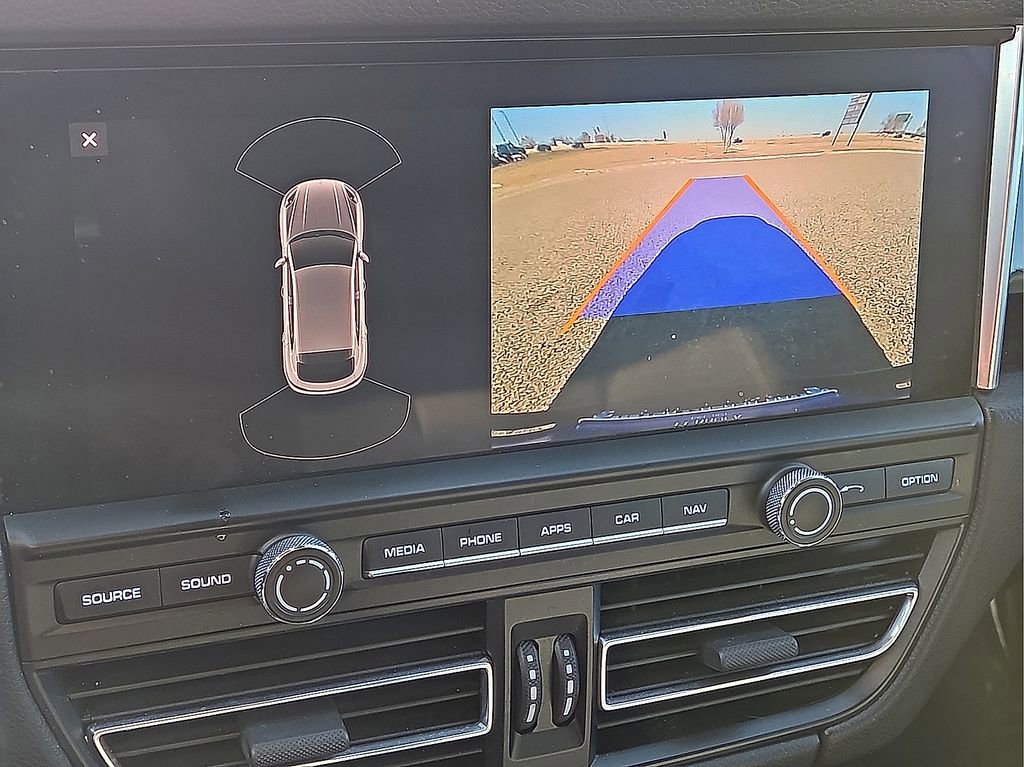 Used 2020 Porsche Macan image 21