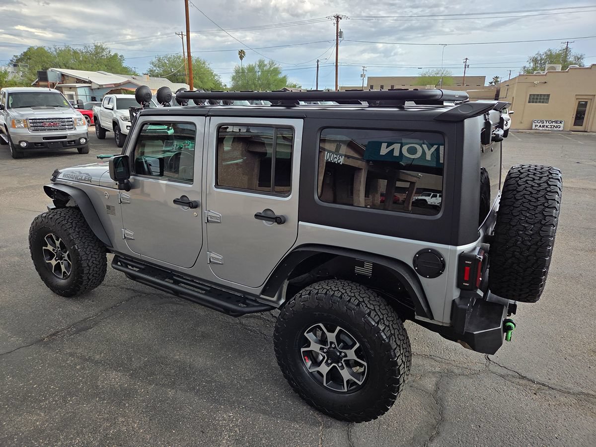 Used 2018 Jeep Wrangler Unlimited Sahara w/ Connectivity Group AWD/4WD image 19
