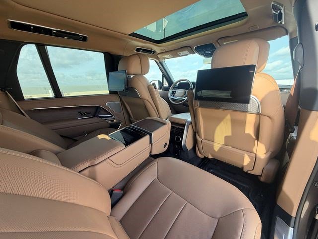 Certified 2025 Land Rover Range Rover Autobiography AWD/4WD image 17
