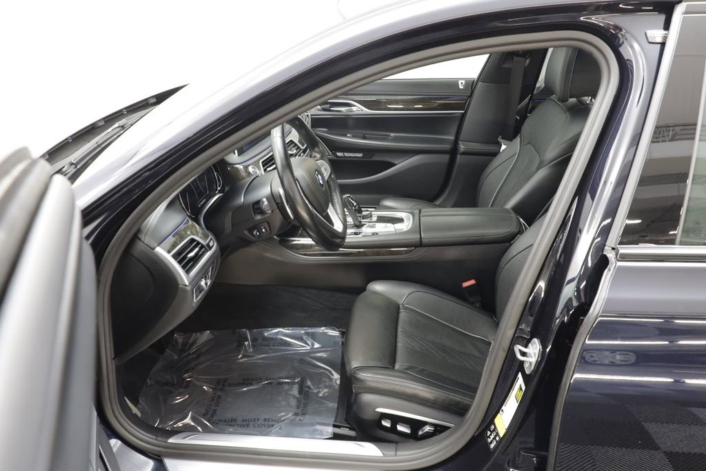 Used 2016 BMW 750i xDrive image 6