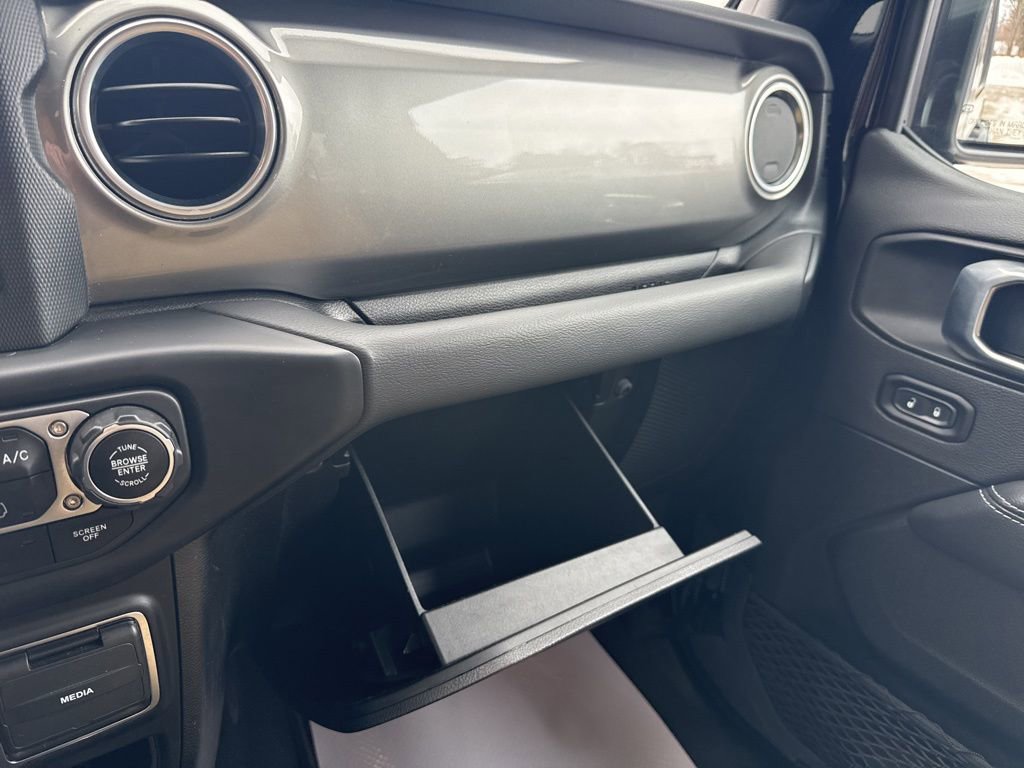 Used 2021 Jeep Wrangler Unlimited Sahara image 24