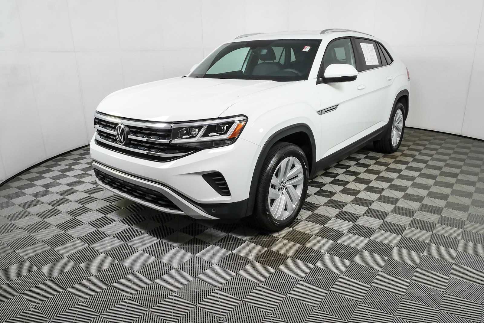 Certified 2023 Volkswagen Atlas Cross Sport SE FWD image 24