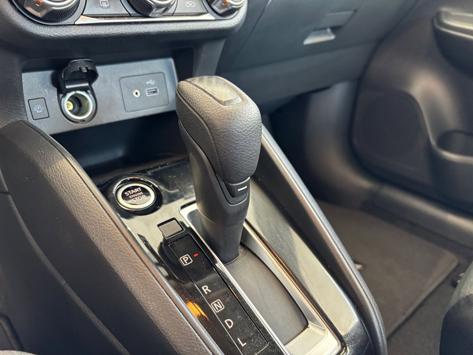 Used 2025 Nissan Versa SV FWD image 41