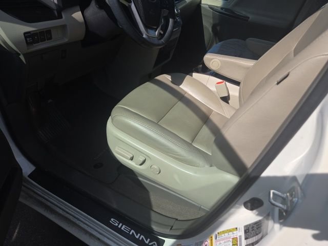 Used 2015 Toyota Sienna XLE w/ XLE Navigation Package AWD/4WD image 14