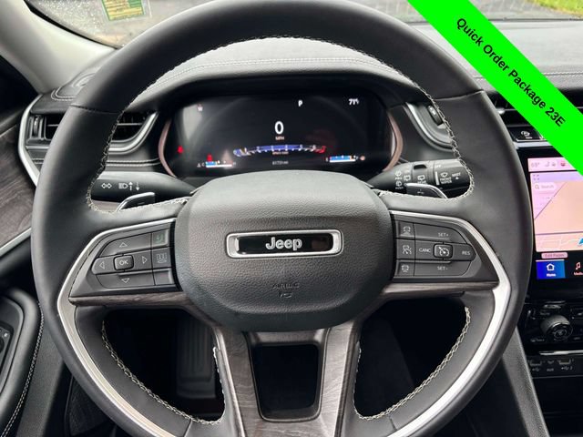 Used 2023 Jeep Grand Cherokee Limited AWD/4WD image 28