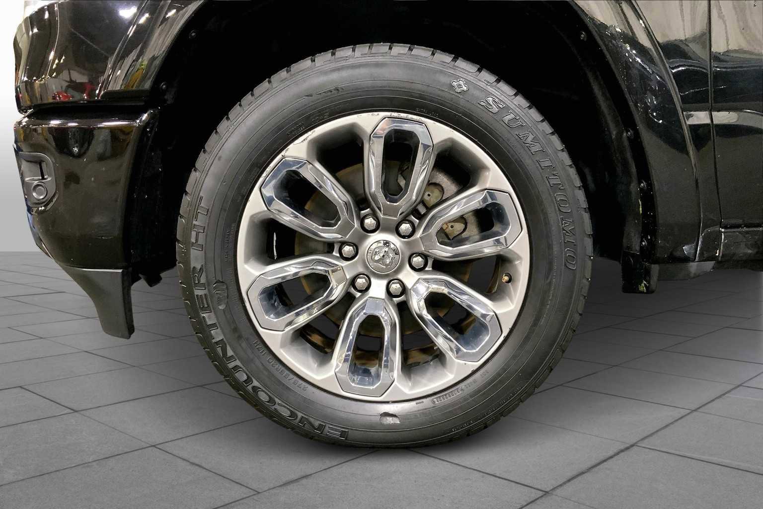 Used 2019 RAM 1500 Laramie w/ Sport Appearance Package image 10