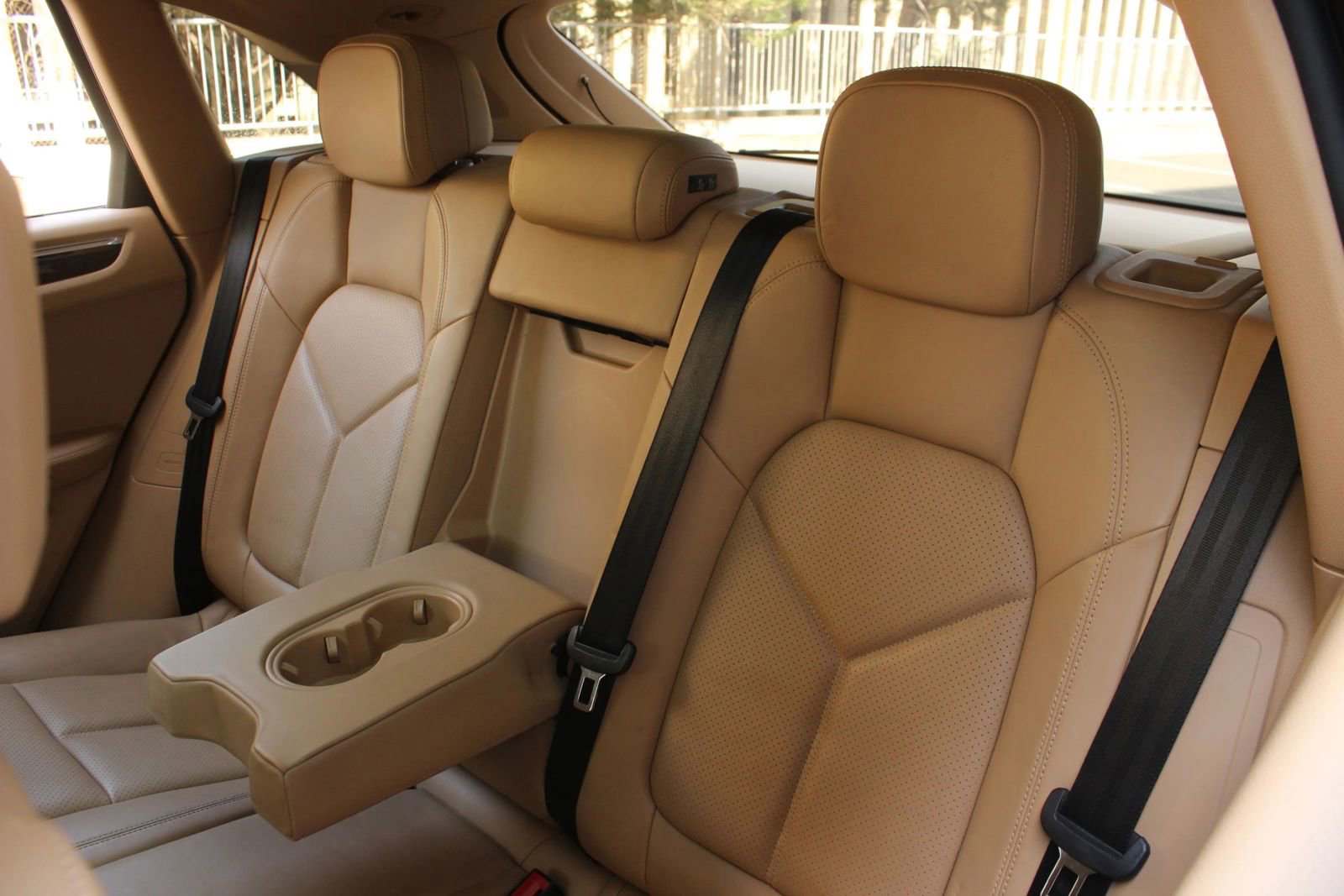 Used 2016 Porsche Macan S w/ Premium Package Plus image 18