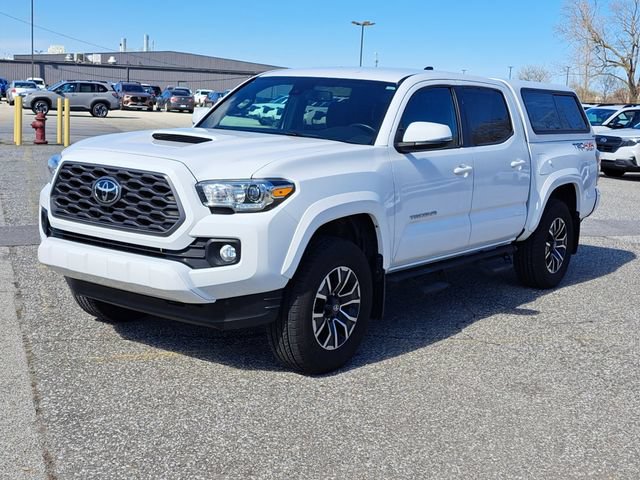 Used 2020 Toyota Tacoma TRD Sport w/ Technology Package AWD/4WD image 2
