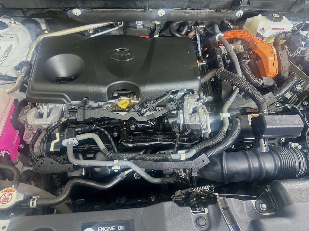 Used 2021 Toyota RAV4 LE AWD/4WD image 29