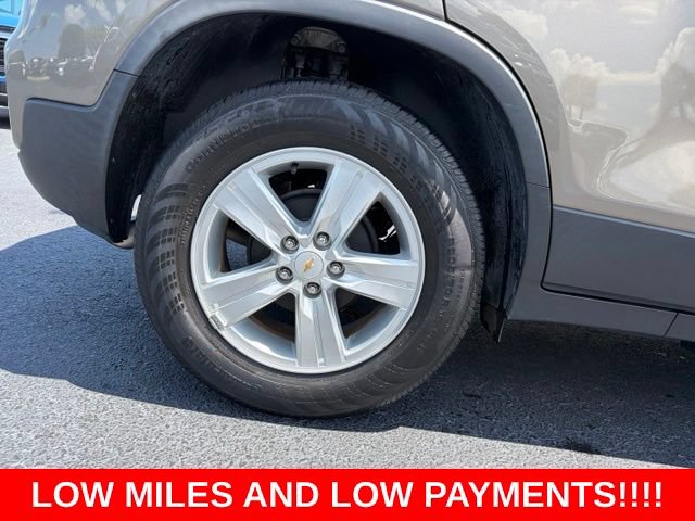 Used 2021 Chevrolet Trax LT w/ LT Convenience Package FWD image 7