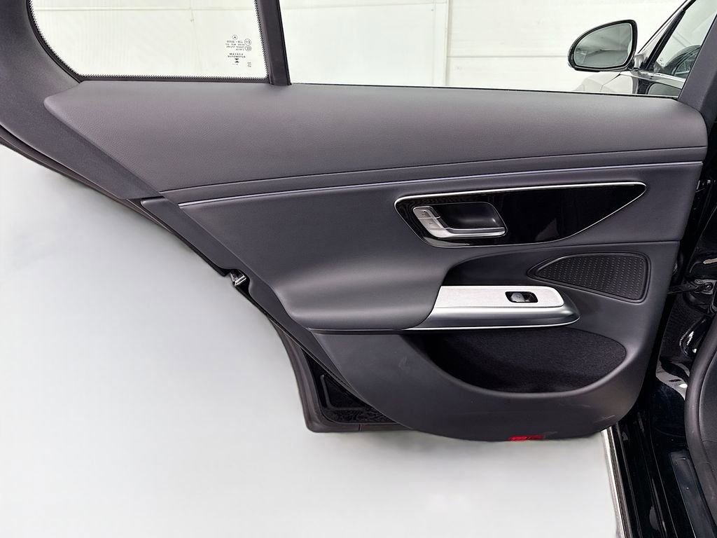 Used 2025 Mercedes-Benz E 350 Sedan image 25