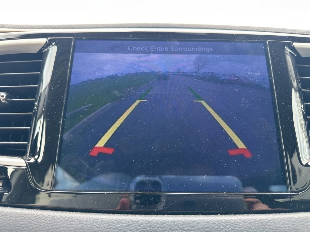 Used 2017 Chrysler Pacifica Touring-L image 22